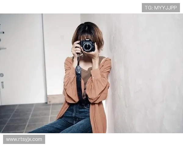 日本足球明星的女友们揭晓她们的爱情故事与生活点滴